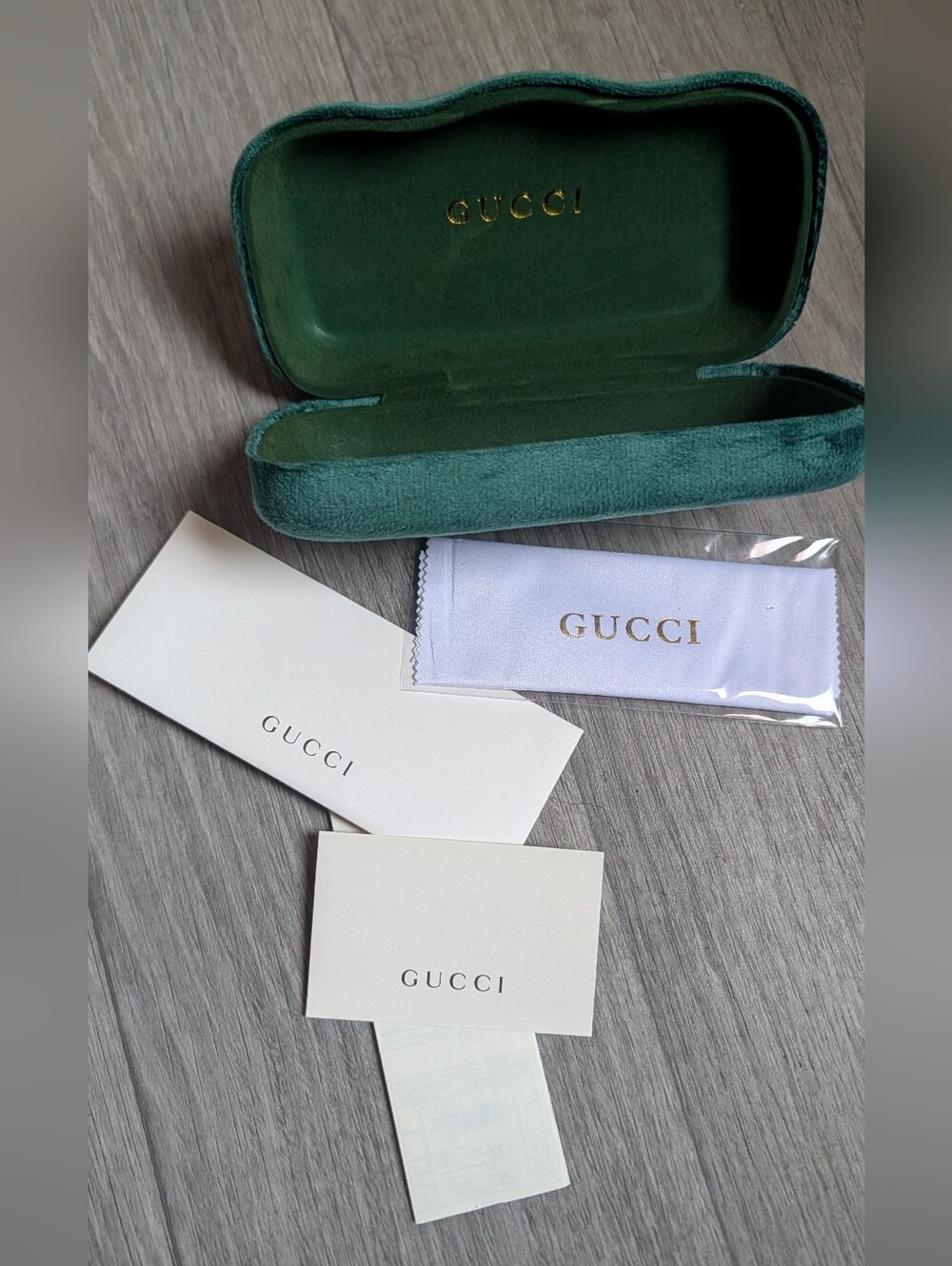GUCCI Velvet Sunglass Case 💚💚💚